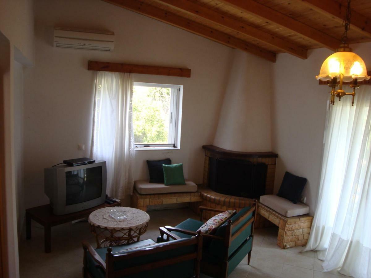 Three Bedroom Country House Magoula  Exterior foto
